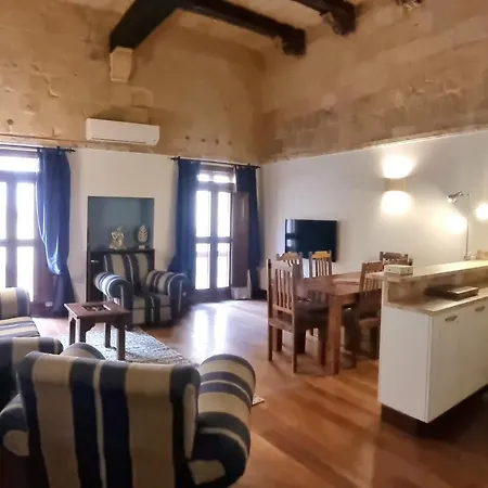 Vallettacharme - 2 Bedrooms Flat In The Heart Of The *