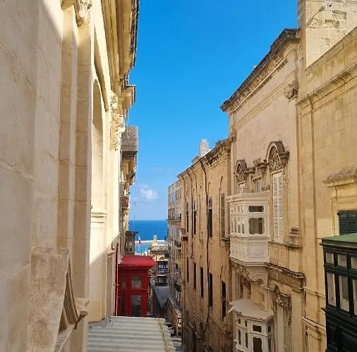 Vallettacharme - 2 Bedrooms Flat In The Heart Of The *