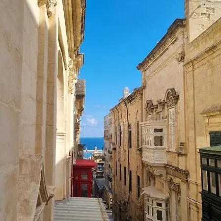 Vallettacharme - 2 Bedrooms Flat In The Heart Of The *