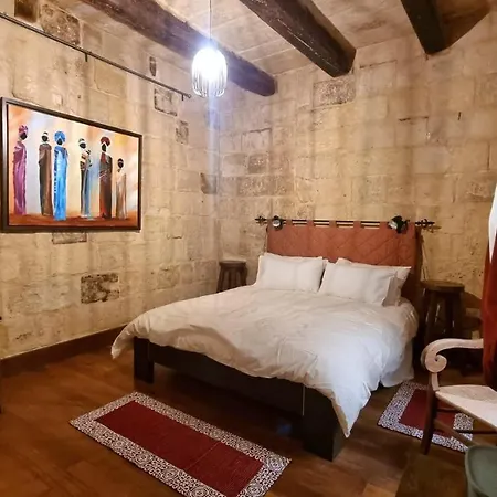 Vallettacharme - 2 Bedrooms Flat In The Heart Of The Daire *