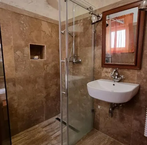 Apartament Vallettacharme - 2 Bedrooms Flat In The Heart Of The *